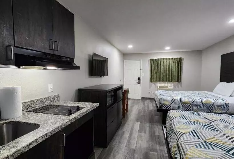 Superior-huone, Scottish Inn & Suites