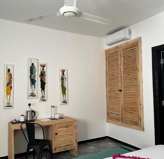 スーペリアールーム, Opera