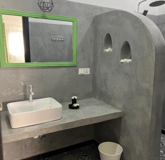 Номер Superior, Opera