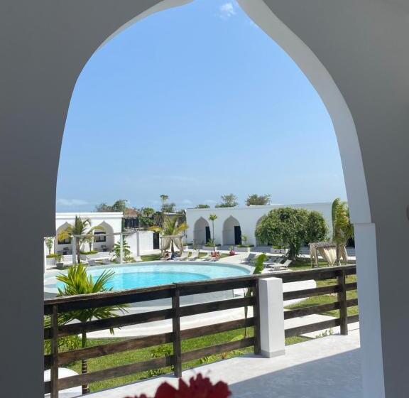 Номер Deluxe, Opera