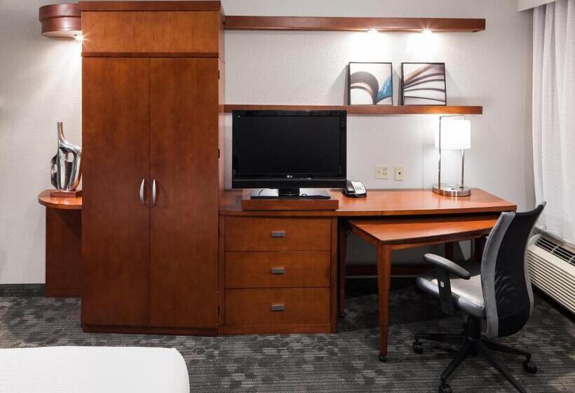 غرفة قياسية مزوَّدة بشُرفة, Courtyard By Marriott Miami At Dolphin Mall