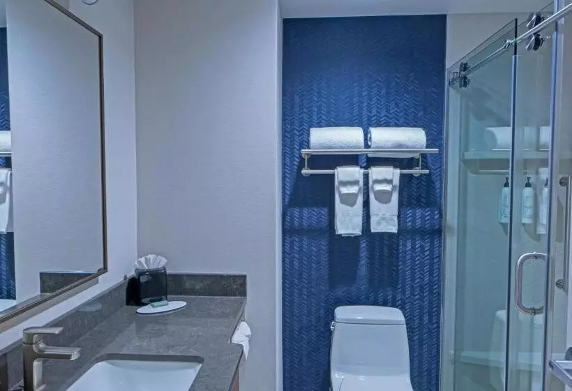 Standard-huone King-vuode, Fairfield Inn By Marriott New York Laguardia Airport/astoria