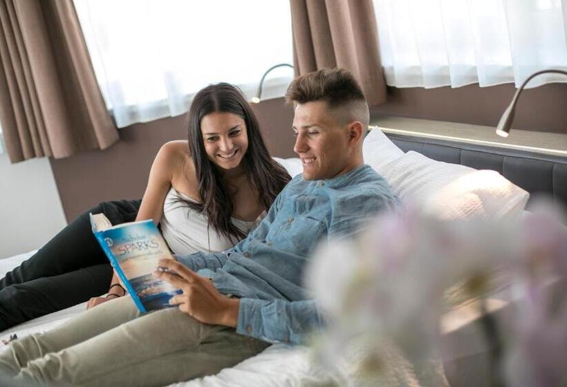 جناح, Luna Bianca Folgaria