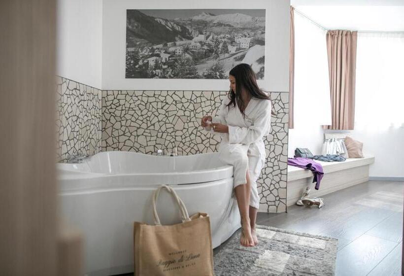 جناح, Luna Bianca Folgaria