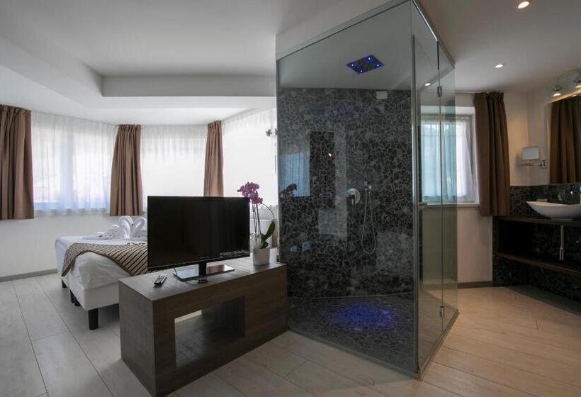 جناح, Luna Bianca Folgaria