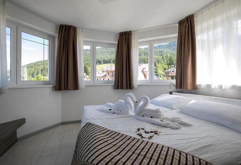 جناح, Luna Bianca Folgaria