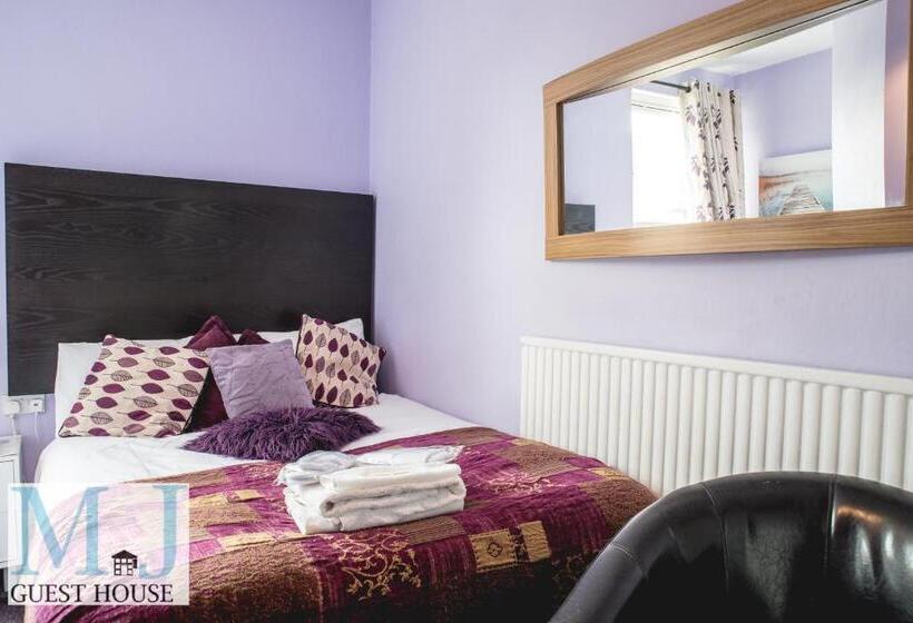 Standardrum, M And J Guest House