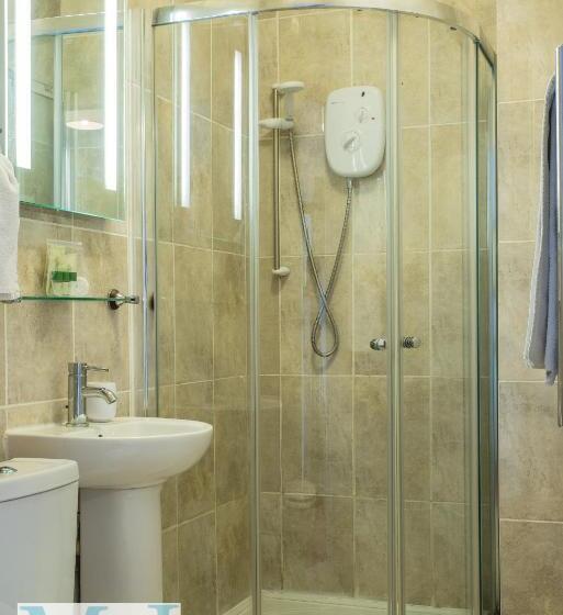 Familjerum, M And J Guest House