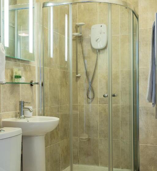 Familjerum, M And J Guest House