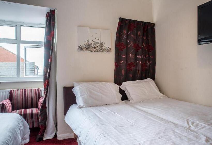 Familjerum, M And J Guest House