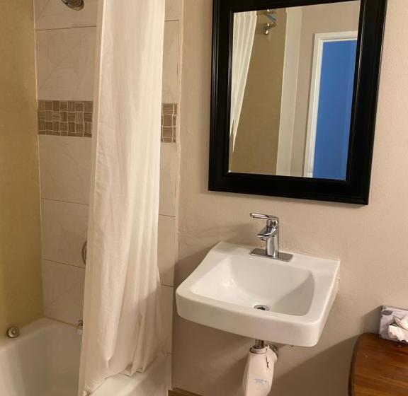 스탠다드 룸 킹사이즈 침대, Morro Shores Inn And Suites