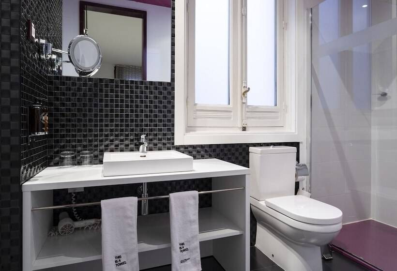 Номер Стандарт, Petit Palace Lealtad Plaza