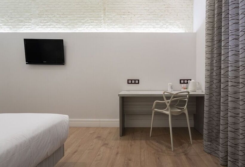 Номер Стандарт, Petit Palace Lealtad Plaza