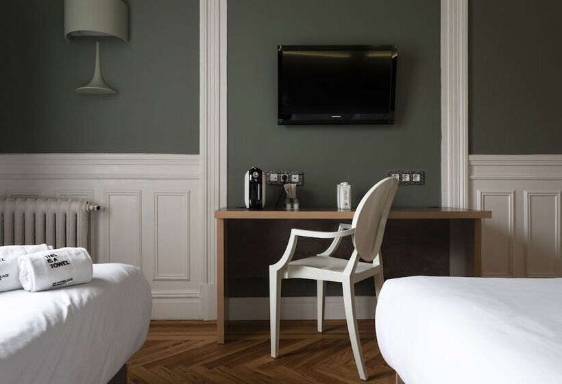 Номер Стандарт Трехместный, Petit Palace Lealtad Plaza