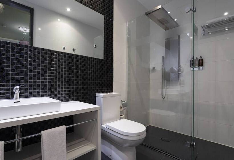 Номер Стандарт Вид на Город, Petit Palace Lealtad Plaza