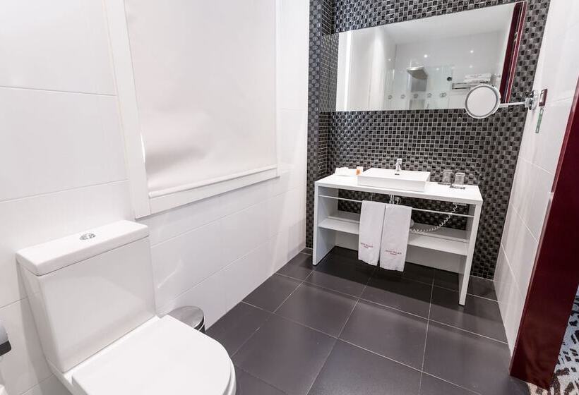 Номер Стандарт Вид на Город, Petit Palace Lealtad Plaza