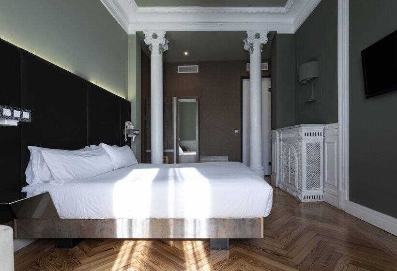 Номер Стандарт Вид на Город, Petit Palace Lealtad Plaza