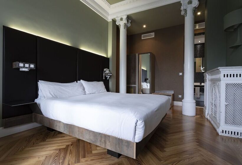 Номер Стандарт Вид на Город, Petit Palace Lealtad Plaza