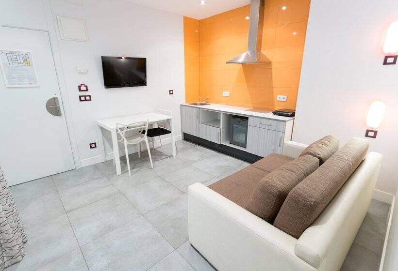 Номер Стандарт, Petit Palace Lealtad Plaza