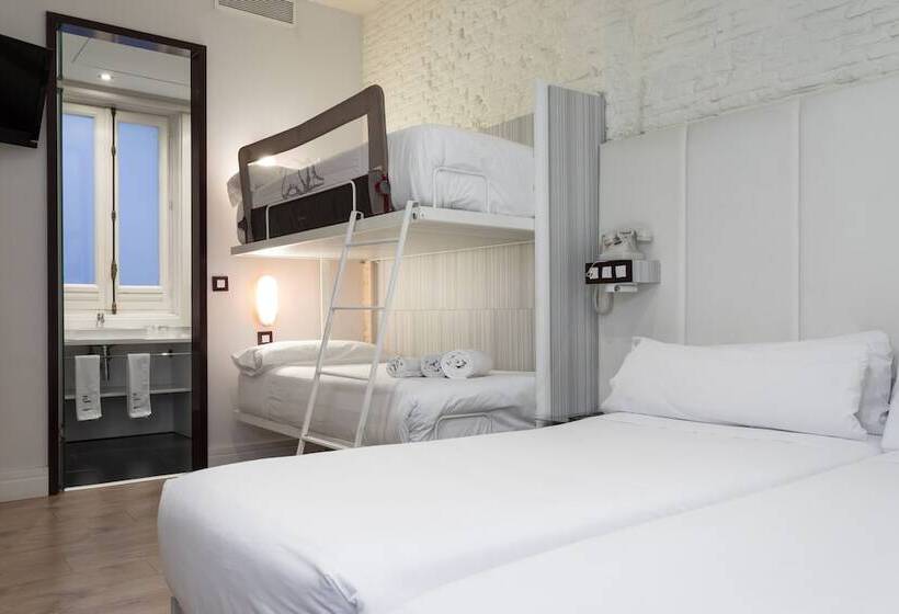 Номер Стандарт, Petit Palace Lealtad Plaza