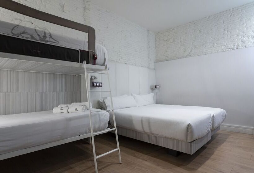 Номер Стандарт, Petit Palace Lealtad Plaza