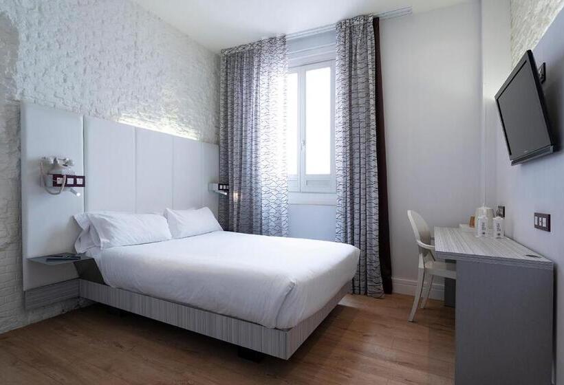 Номер Стандарт, Petit Palace Lealtad Plaza