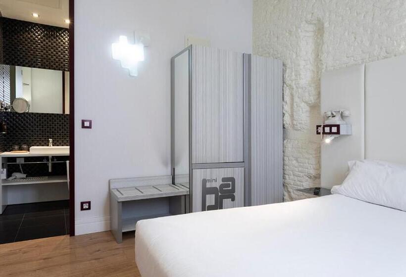 Номер Стандарт, Petit Palace Lealtad Plaza