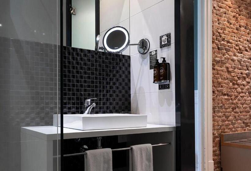 Номер Стандарт Трехместный, Petit Palace Lealtad Plaza