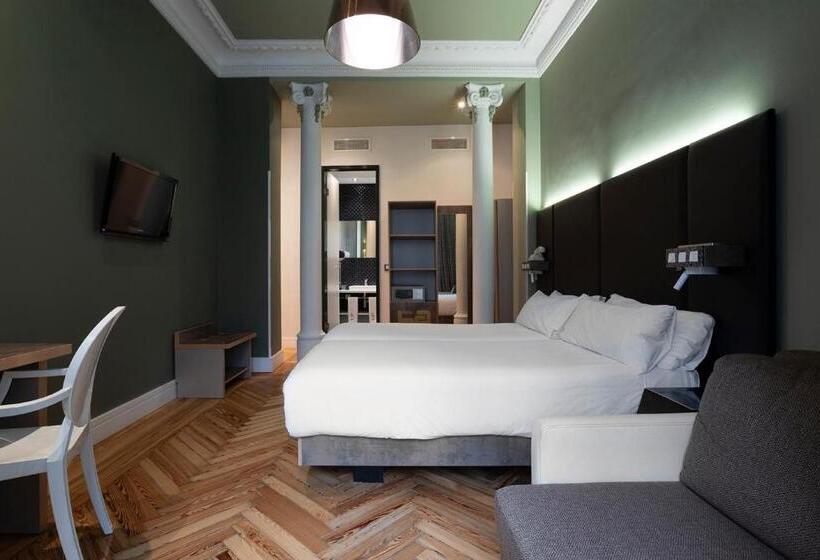 Номер Стандарт Вид на Город, Petit Palace Lealtad Plaza