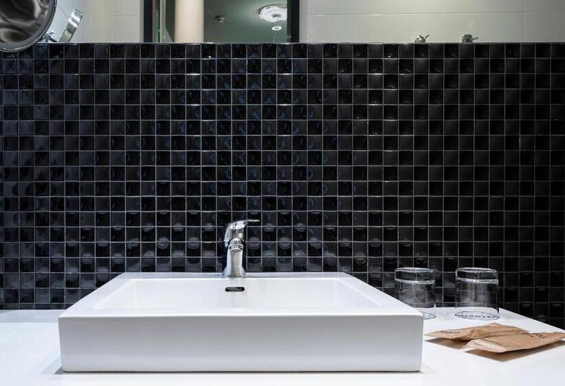 Номер Стандарт Вид на Город, Petit Palace Lealtad Plaza