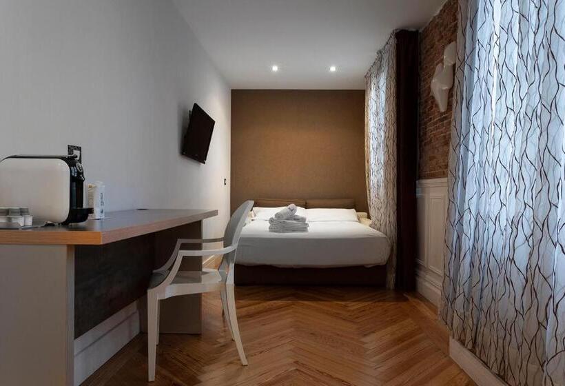 Пятиместный Стандартный Номер, Petit Palace Lealtad Plaza