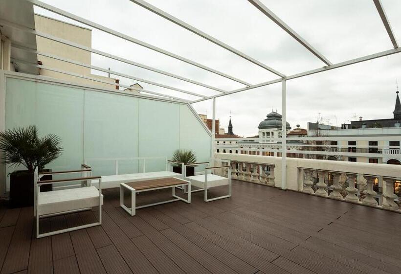 Пятиместный Стандартный Номер, Petit Palace Lealtad Plaza