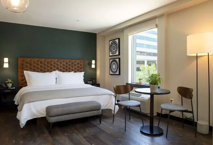 Deluxe-huone, The Lloyd Stamford, Tapestry Collection By Hilton