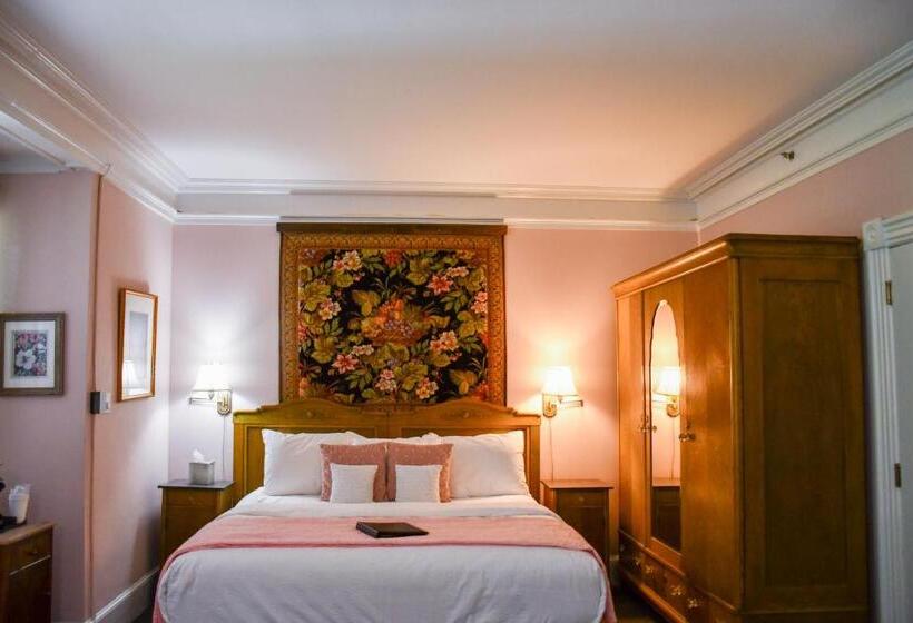 חדר דחוקס עם מיטת קינג, The Sayre Mansion