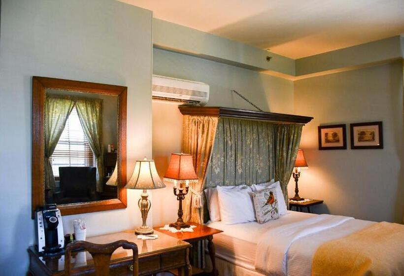 חדר דלוקס, The Sayre Mansion