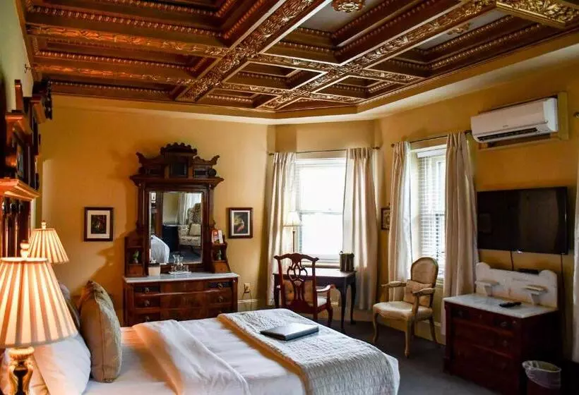 デラックスルーム, The Sayre Mansion