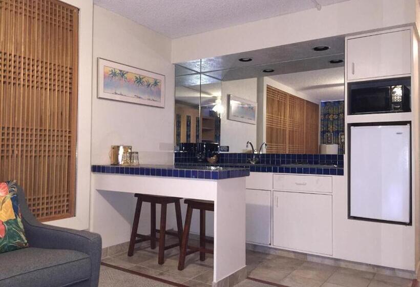 Номер Стандарт, Kuhio Banyan