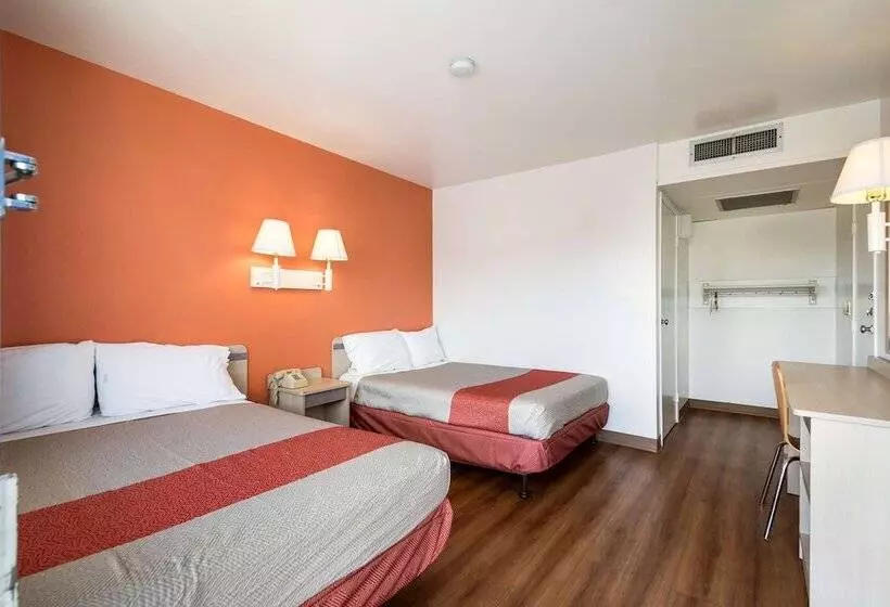 ２ダブルベッドのスタンダードルーム, Motel 6 Wendover