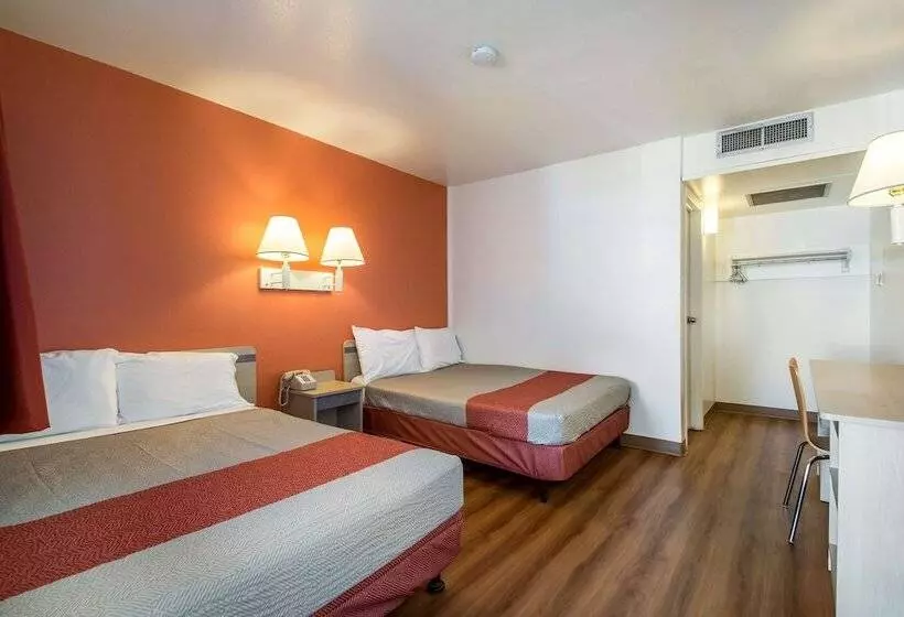 ２ダブルベッドのスタンダードルーム, Motel 6 Wendover