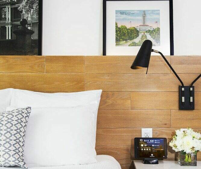 غرفه قياسيه سريرين مزدوجين, At&t Hotel & Conference Center