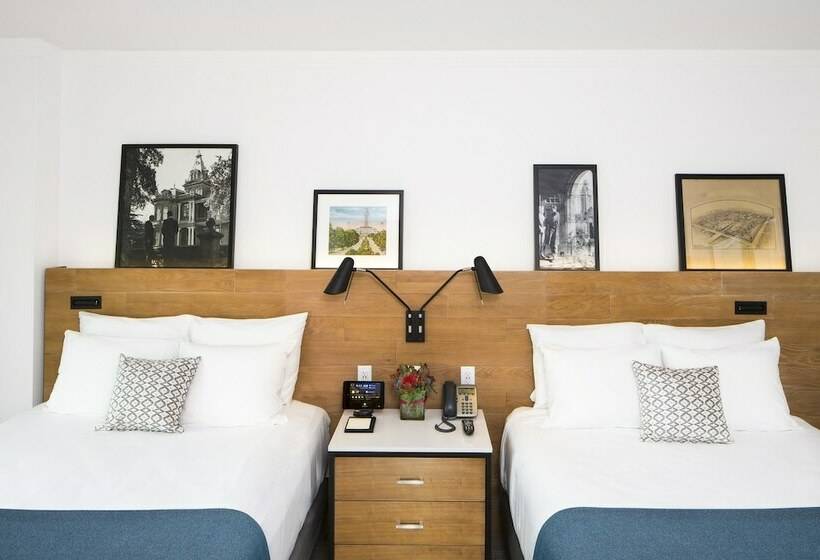 غرفه قياسيه سريرين مزدوجين, At&t Hotel & Conference Center