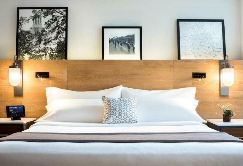 غرفة قياسية سرير كينج, At&t Hotel & Conference Center