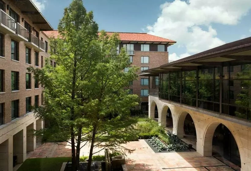 اتاق استاندارد, At&t Hotel & Conference Center
