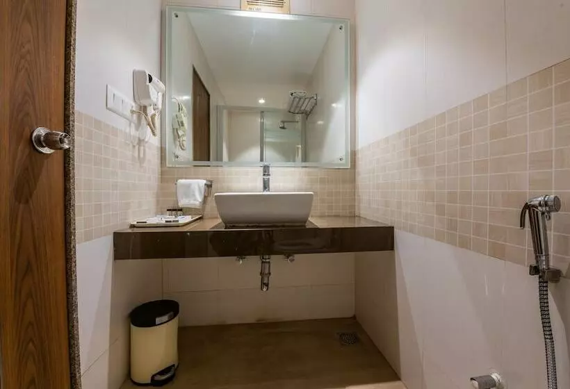 クラブルーム, Click Hotel Nashik