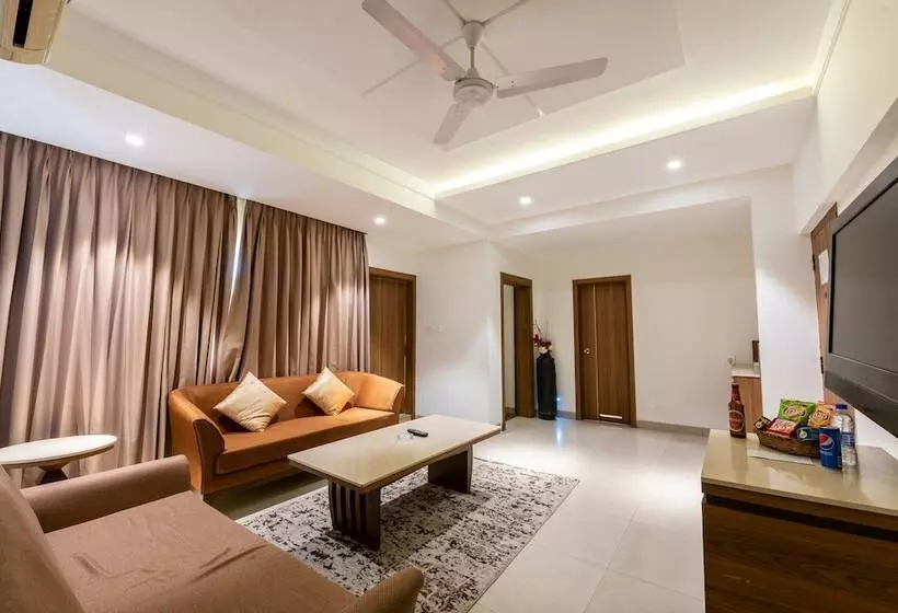 クラブルーム, Click Hotel Nashik