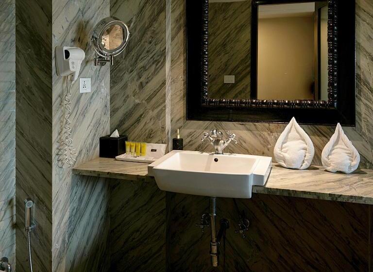 スーペリアースイート, Ellbee Ganga View