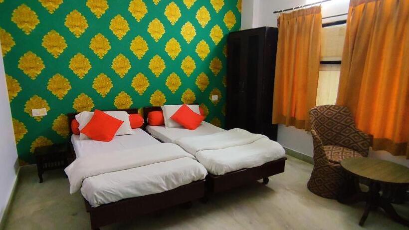 Camera Deluxe, Mandiram Palace