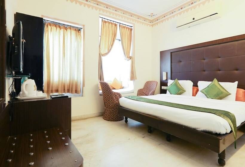 Camera Deluxe, Mandiram Palace