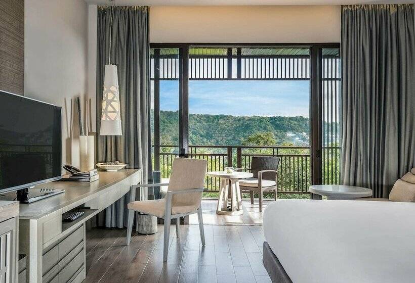 Номер Deluxe, Pullman Phuket Arcadia Naithon Beach
