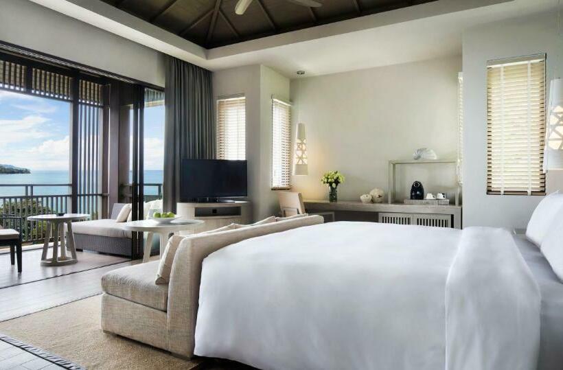 Номер Deluxe Вид на Море, Pullman Phuket Arcadia Naithon Beach